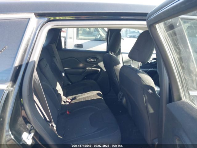 1C4PJLCB9KD358980 Jeep Cherokee Latitude Fwd