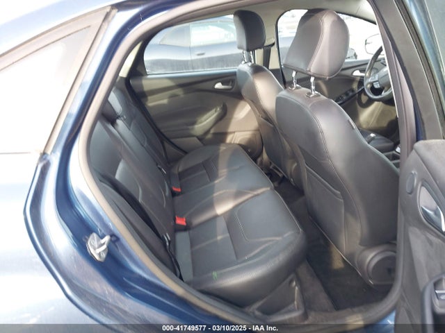 1FADP3J21JL204942 Ford Focus Titanium