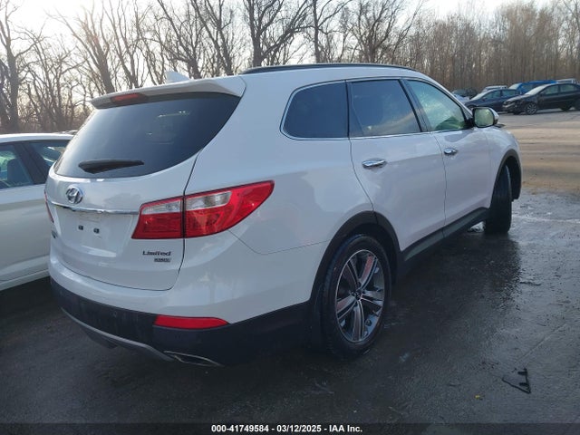 Hyundai Santa Fe Limited 2016 KM8SR4HF2GU133307 Image 4