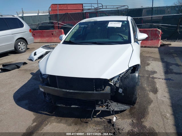 Hyundai ELANTRA SEL 2018 5NPD84LF7JH220113 Image 13