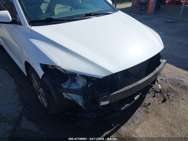 Hyundai ELANTRA SEL 2018 5NPD84LF7JH220113 Image 18