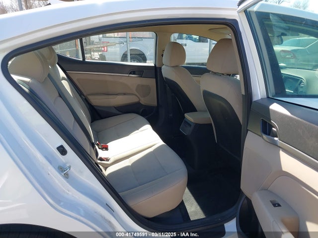 Hyundai ELANTRA SEL 2018 5NPD84LF7JH220113 Image 8