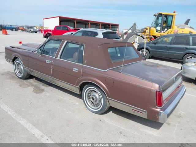 1988 LINCOLN TOWN CAR 1LNBM82F1JY730690 Photo 2