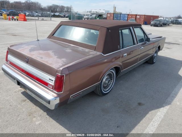 1988 LINCOLN TOWN CAR 1LNBM82F1JY730690 Photo 3