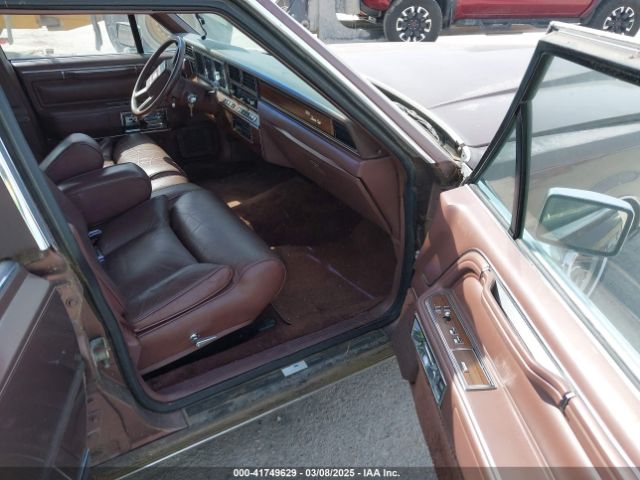 1988 LINCOLN TOWN CAR 1LNBM82F1JY730690 Photo 4