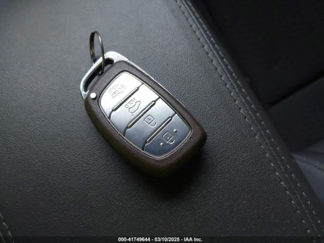 KM8J33A47MU309988 Hyundai Tucson Value