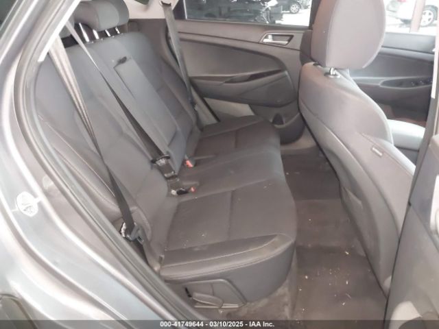 KM8J33A47MU309988 Hyundai Tucson Value