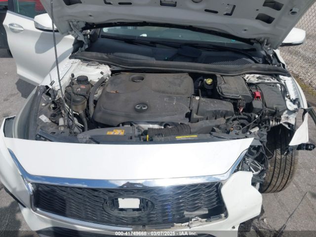 SJKCH5CP8KA010331 Infiniti Qx30 Luxe
