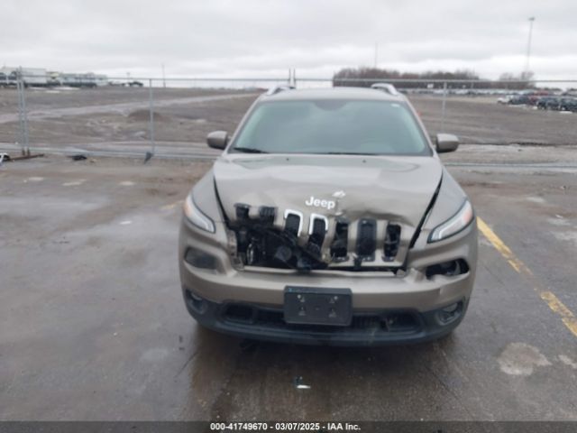 1C4PJMCS1GW356318 Jeep Cherokee Latitude