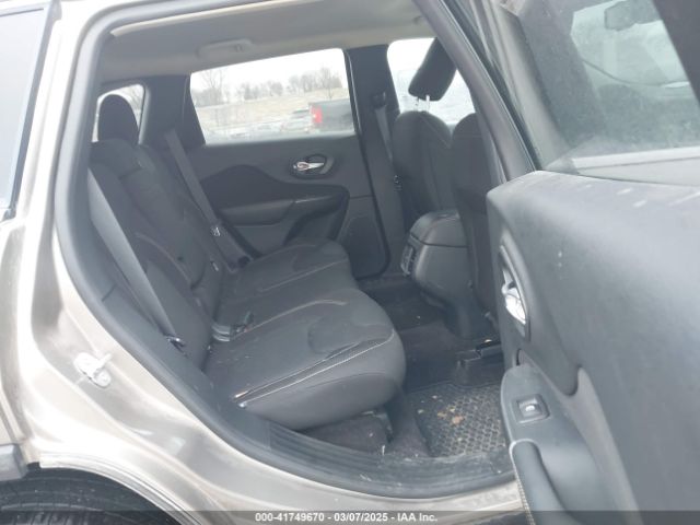 1C4PJMCS1GW356318 Jeep Cherokee Latitude