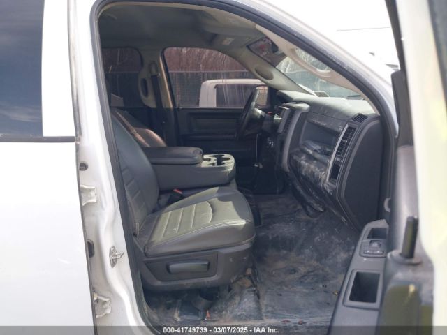 1C6RR7ST2KS731153 RAM 1500 Classic Tradesman  4x4 6'4 Box