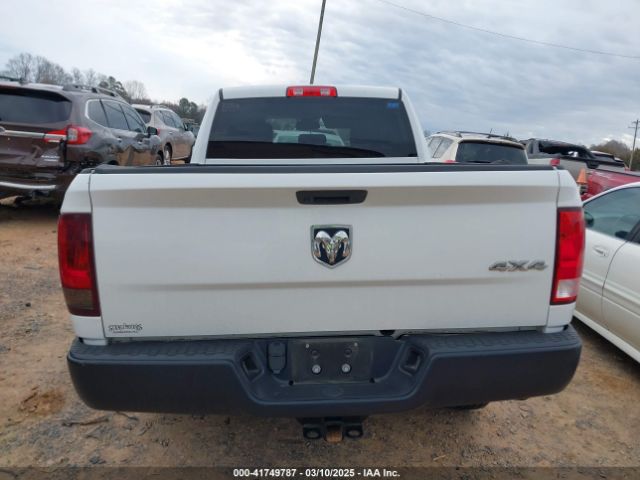 1C6RR7FG8KS655645 RAM 1500 Classic Tradesman  4x4 6'4 Box