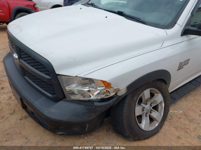 1C6RR7FG8KS655645 RAM 1500 Classic Tradesman  4x4 6'4 Box