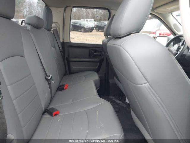 1C6RR7FG8KS655645 RAM 1500 Classic Tradesman  4x4 6'4 Box