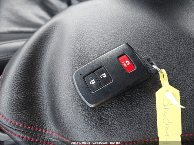 JTMRJREV8HD060092 Toyota Rav4 Hybrid Xle