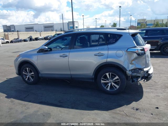 2T3RFREV5JW783814 Toyota Rav4 Xle