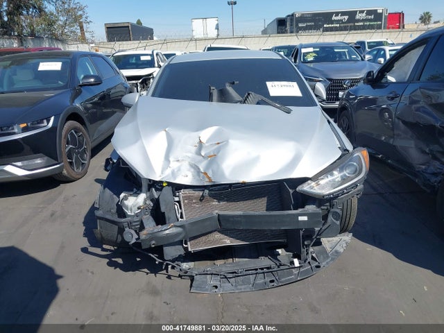 KMHD74LF2JU609343 Hyundai ELANTRA SE