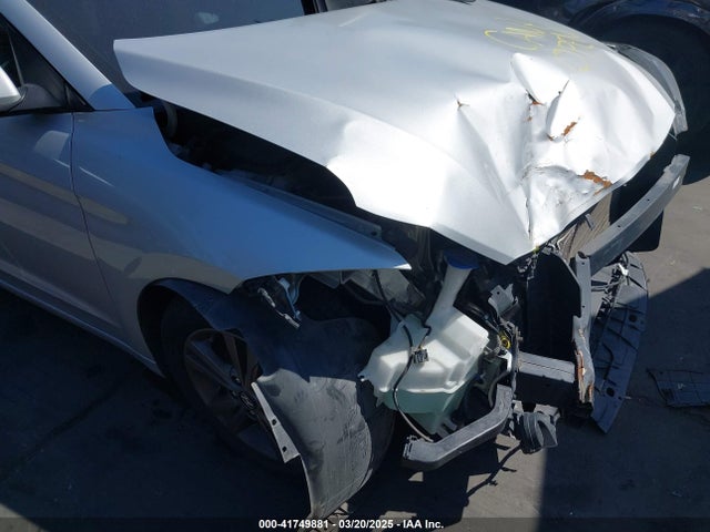 KMHD74LF2JU609343 Hyundai ELANTRA SE