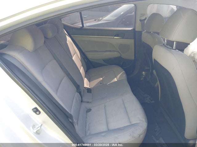 KMHD74LF2JU609343 Hyundai ELANTRA SE