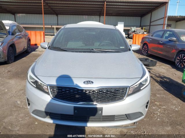 3KPFK4A70JE209884 KIA FORTE LX