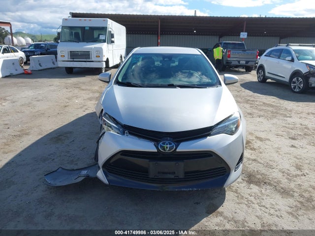 2T1BURHE3JC050965 Toyota COROLLA LE