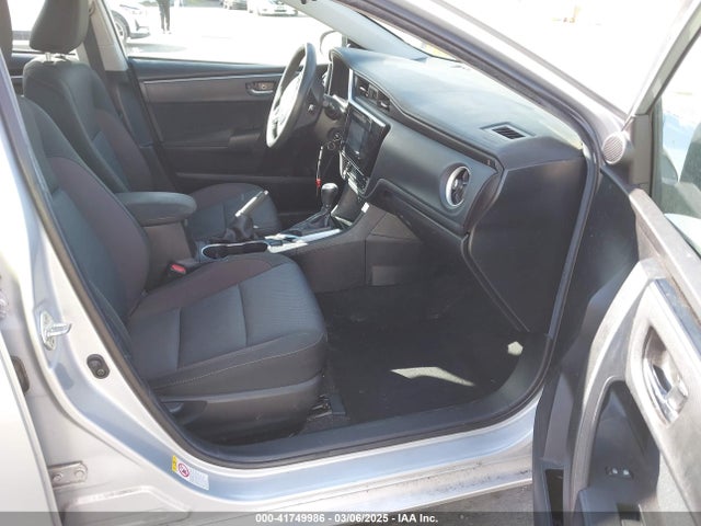 2T1BURHE3JC050965 Toyota COROLLA LE