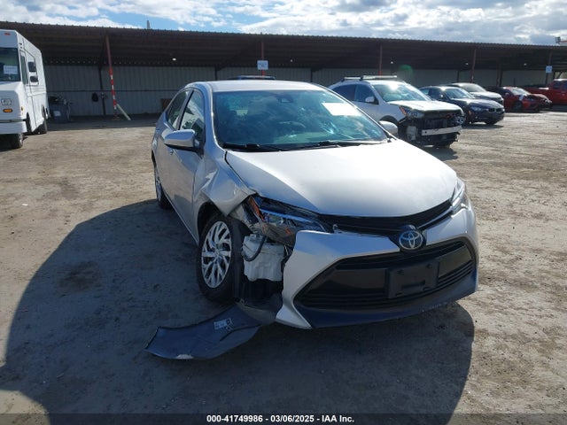 2T1BURHE3JC050965 Toyota COROLLA LE