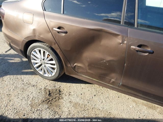 3VWLL7AJ3EM388993 Volkswagen 2014