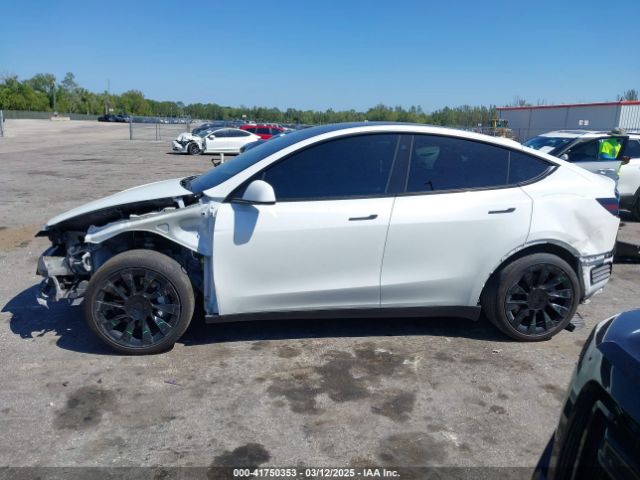 7SAYGAEE8NF431786 Tesla Model Y Long Range Dual Motor All-wheel Drive