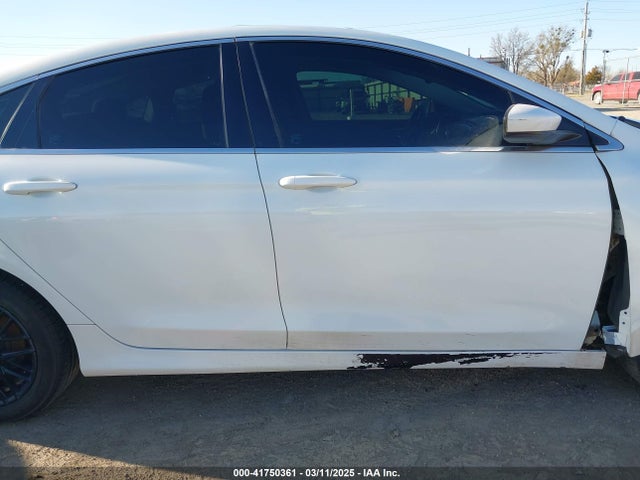 Chrysler 200 Limited 2015 1C3CCCAB8FN538189 Image 13