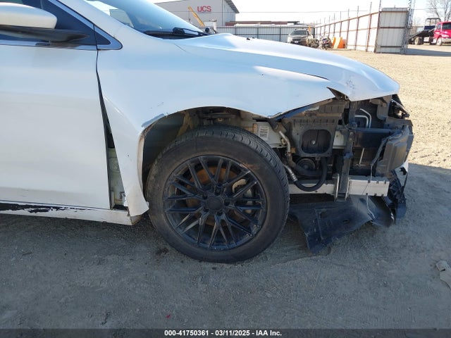 Chrysler 200 Limited 2015 1C3CCCAB8FN538189 Image 17