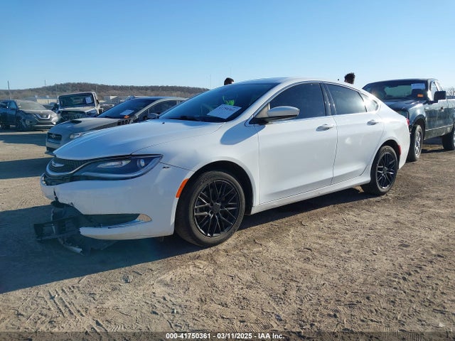 Chrysler 200 Limited 2015 1C3CCCAB8FN538189 Image 2