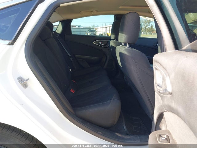 Chrysler 200 Limited 2015 1C3CCCAB8FN538189 Image 8