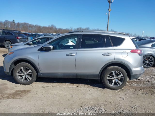 2T3RFREV7HW596021 Toyota Rav4 Xle