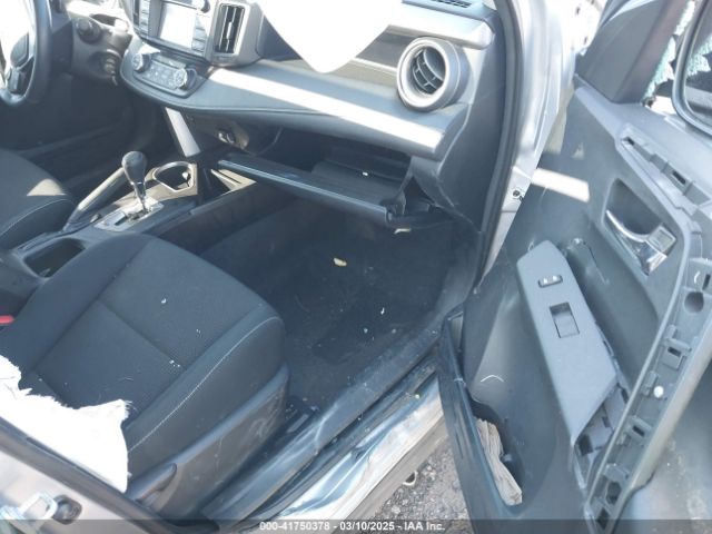 2T3RFREV7HW596021 Toyota Rav4 Xle