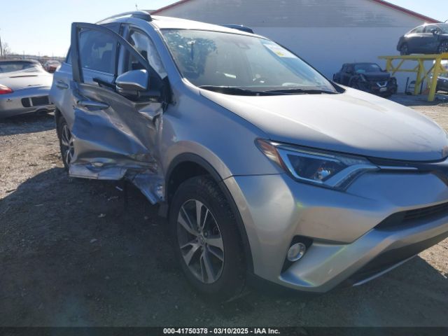 2T3RFREV7HW596021 Toyota Rav4 Xle