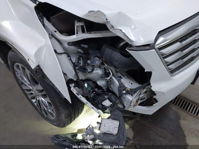 2017 CADILLAC XT5 1GYKNERS3HZ146664 Photo 5