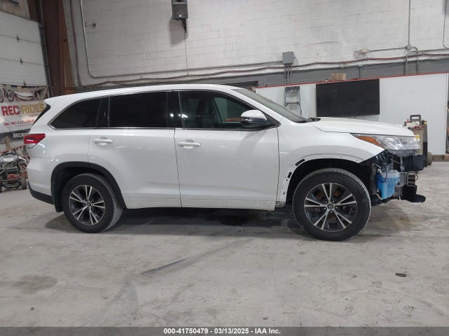 Toyota Highlander Le 2017 5TDBZRFH1HS448059 Image 13