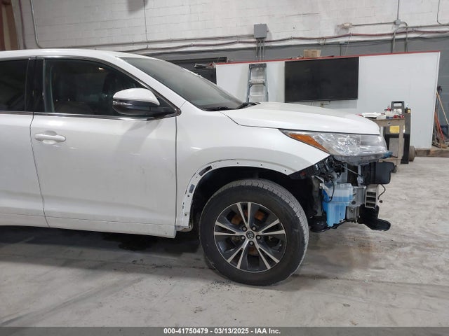 Toyota Highlander Le 2017 5TDBZRFH1HS448059 Image 18