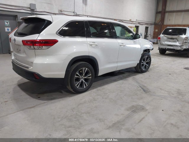 Toyota Highlander Le 2017 5TDBZRFH1HS448059 Image 4