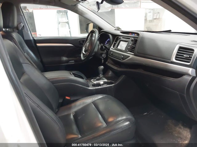 Toyota Highlander Le 2017 5TDBZRFH1HS448059 Image 5