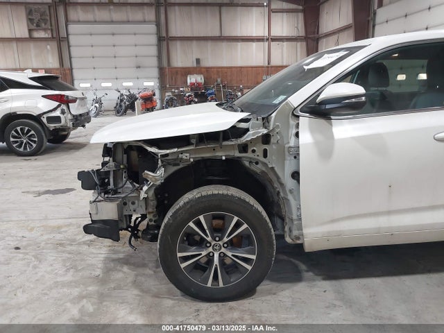 Toyota Highlander Le 2017 5TDBZRFH1HS448059 Image 6