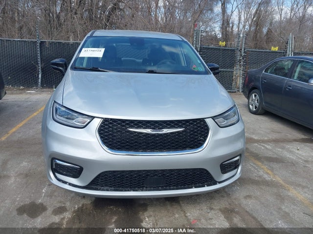 Chrysler Pacifica Touring L 2024 2C4RC1BG2RR133120 Image 13