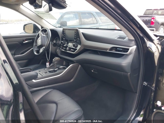 5TDGZRAH5NS127697 Toyota Highlander Xle