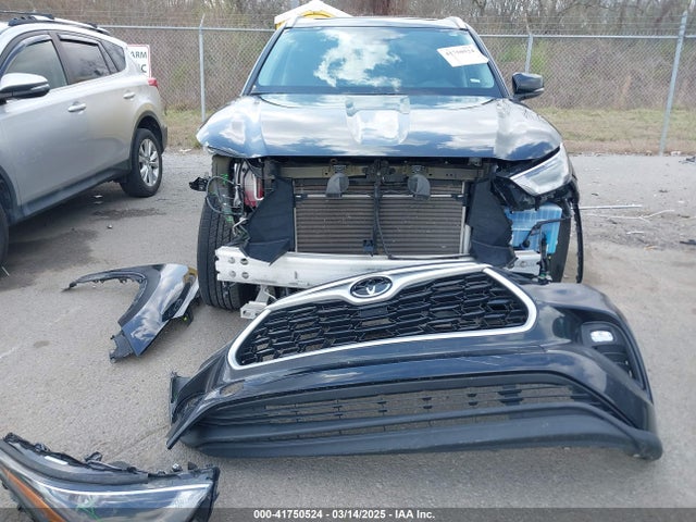 5TDGZRAH5NS127697 Toyota Highlander Xle