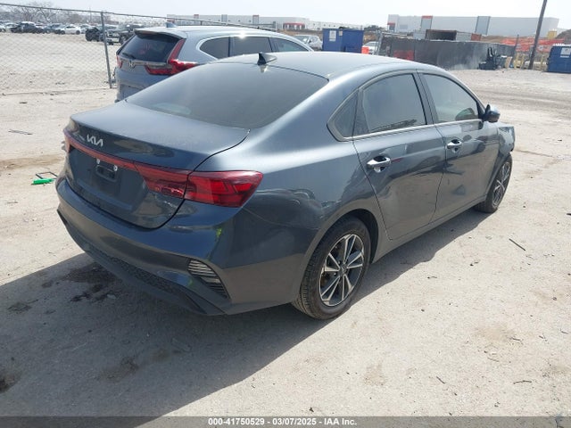3KPF24AD8RE800644 KIA Forte Lxs