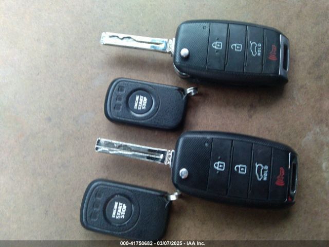 KNDJP3A55G7352360 KIA SOUL +