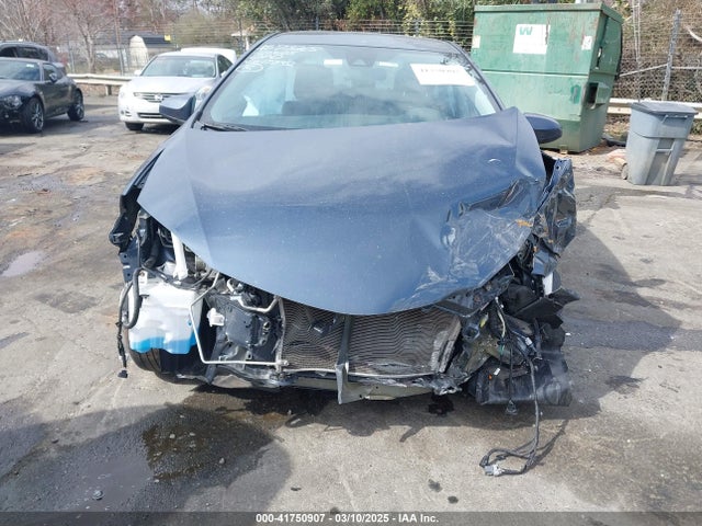 2T1BURHE4KC173952 Toyota COROLLA LE