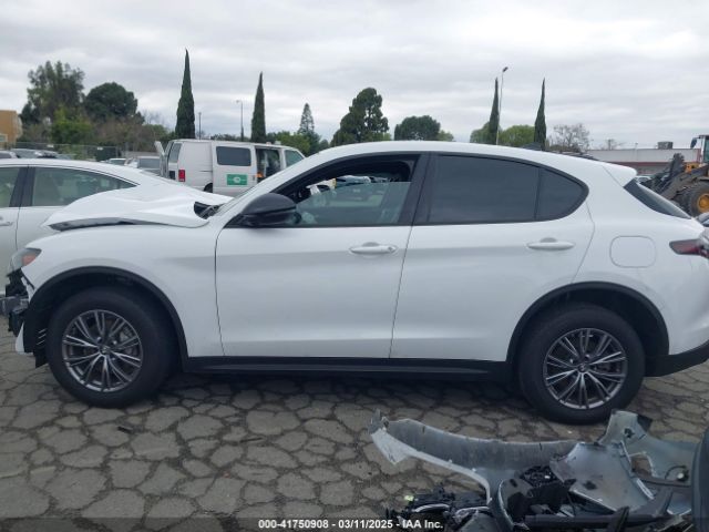 ZASPAJAN0R7D72106 Alfa Romeo Stelvio Sprint Rwd