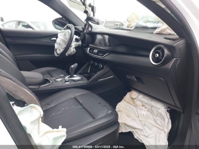 ZASPAJAN0R7D72106 Alfa Romeo Stelvio Sprint Rwd